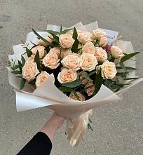 Букет Кремовые розы Латте в Петров Вале